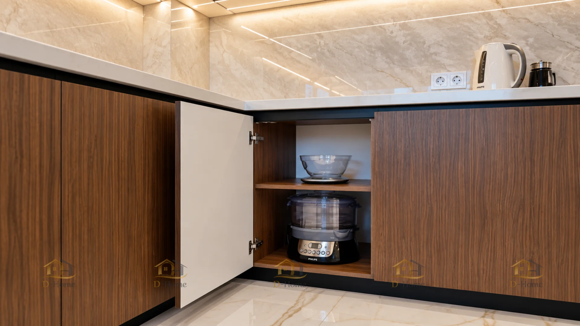 Thiết kế tủ bếp với cánh tủ trắng kết hợp khoang kính tạo điểm nhấn cho phòng bếp